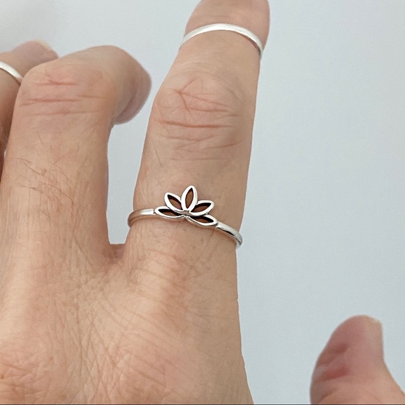 Sterling Silver Tiny Lotus Ring, Dainty Ring - Picture 4 of 15